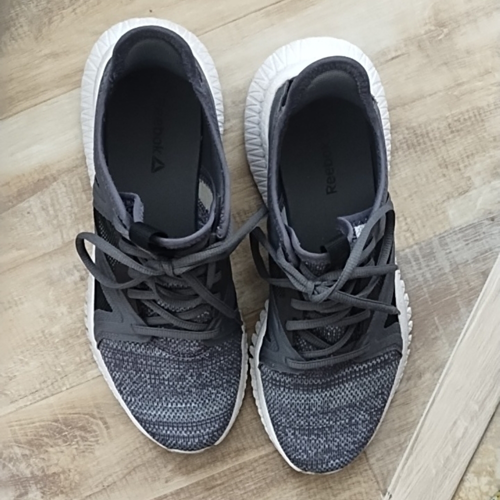 Reebok Gray Athletic Shoes 8.5
